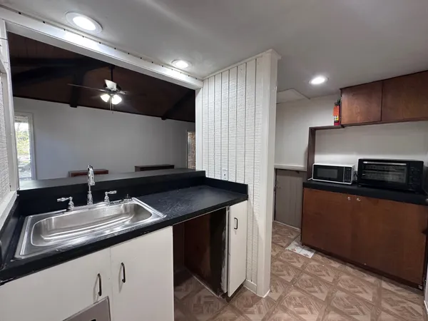 $1,050 | 126 Conference Drive, Unit 212, Bastrop, TX 78602