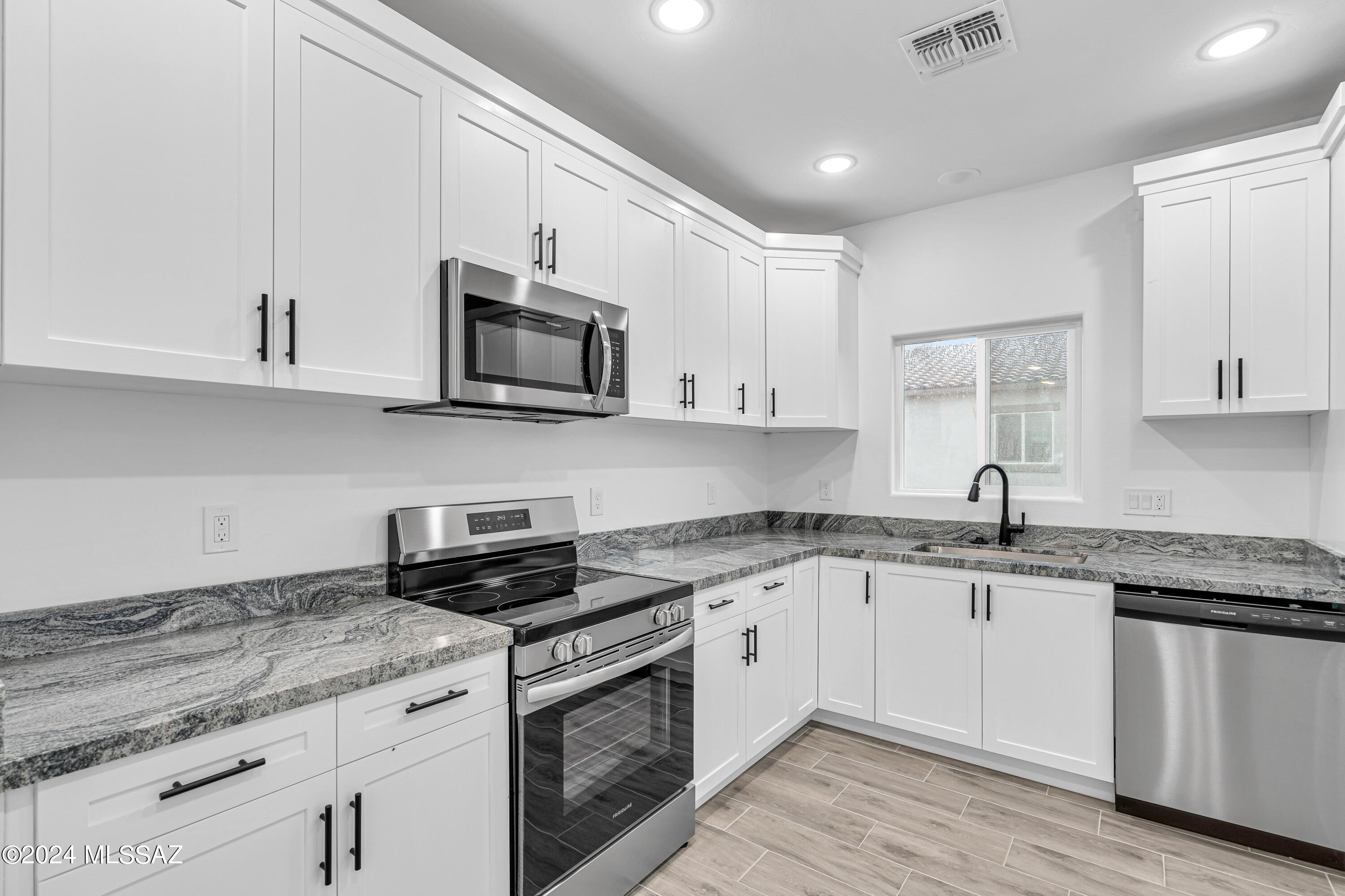 1844 Isabel Court Rio Rico, AZ 85648 - Photo 12 of 28