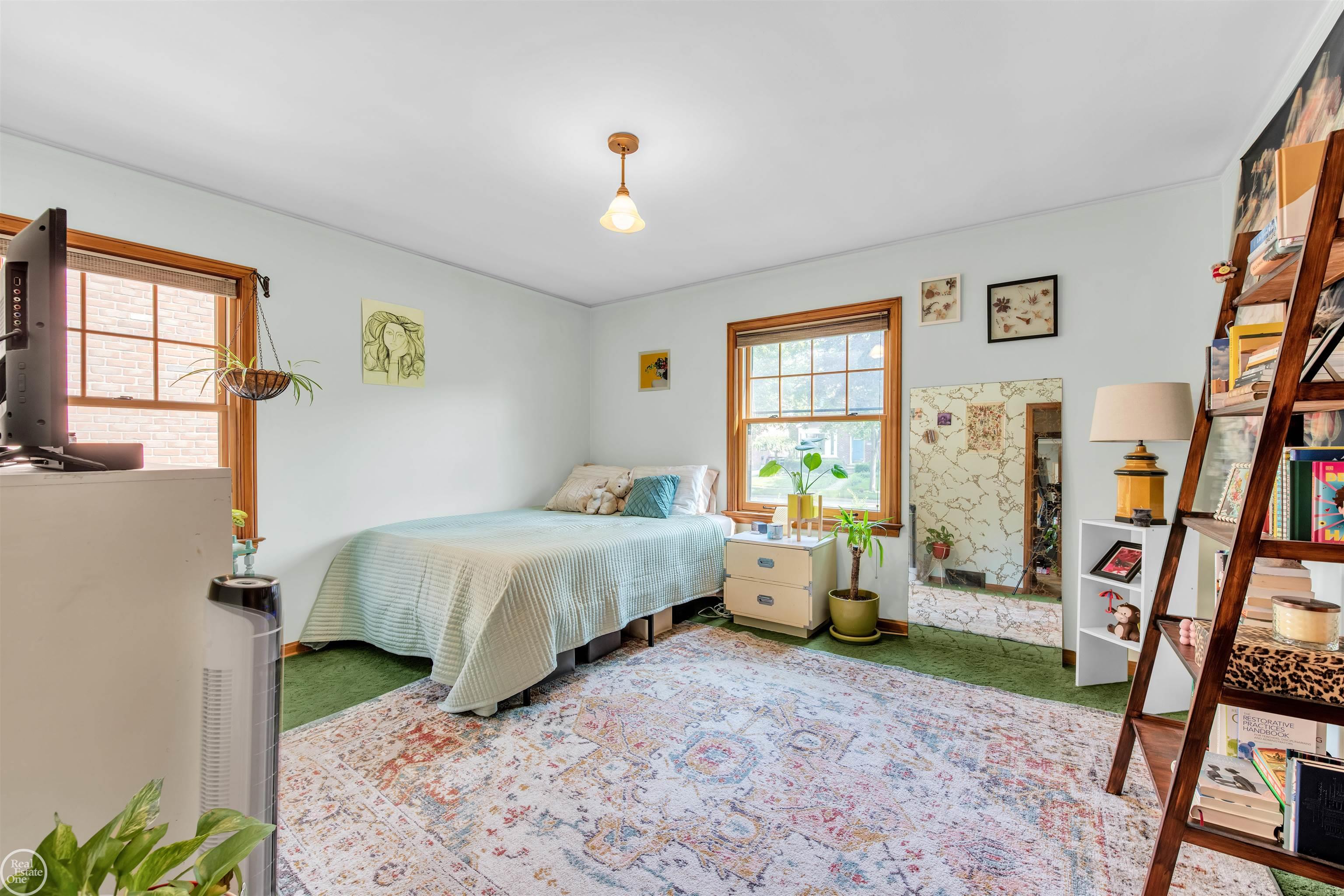 403 Cloverly Road Grosse Pointe, MI 48236 - Photo 12 of 32 50113687-11.JPG