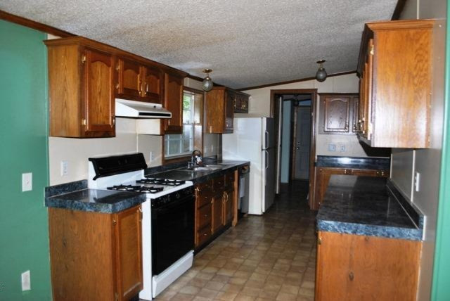 15840 Craft Road Hersey, MI 49639 - Photo 5 of 15 Case #263-393858 Kitchen 2