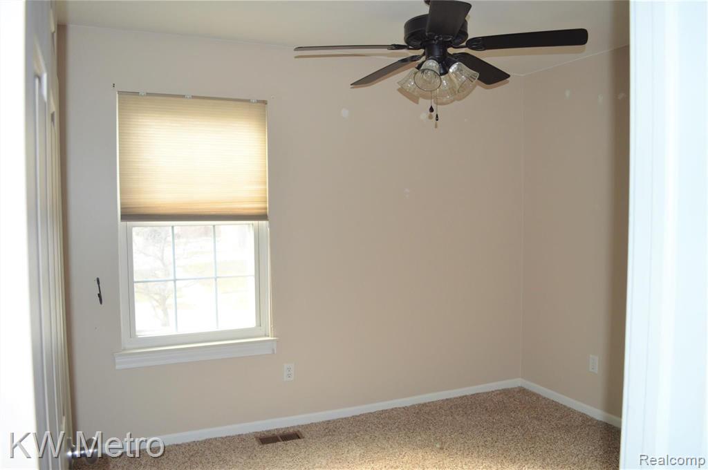 26827 Antique Road Woodhaven, MI 48183 - Photo 15 of 26