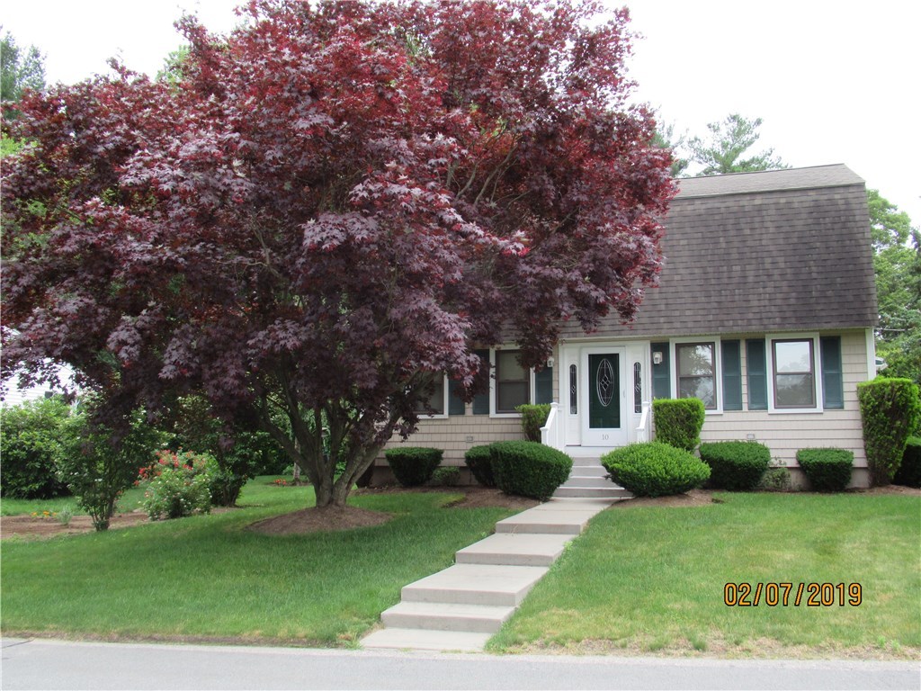 10 Ursula Road Smithfield, RI 02917 - Photo 2 of 21 Gallery Image 2
