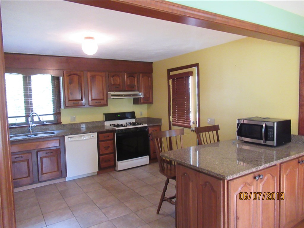 10 Ursula Road Smithfield, RI 02917 - Photo 3 of 21 Gallery Image 3
