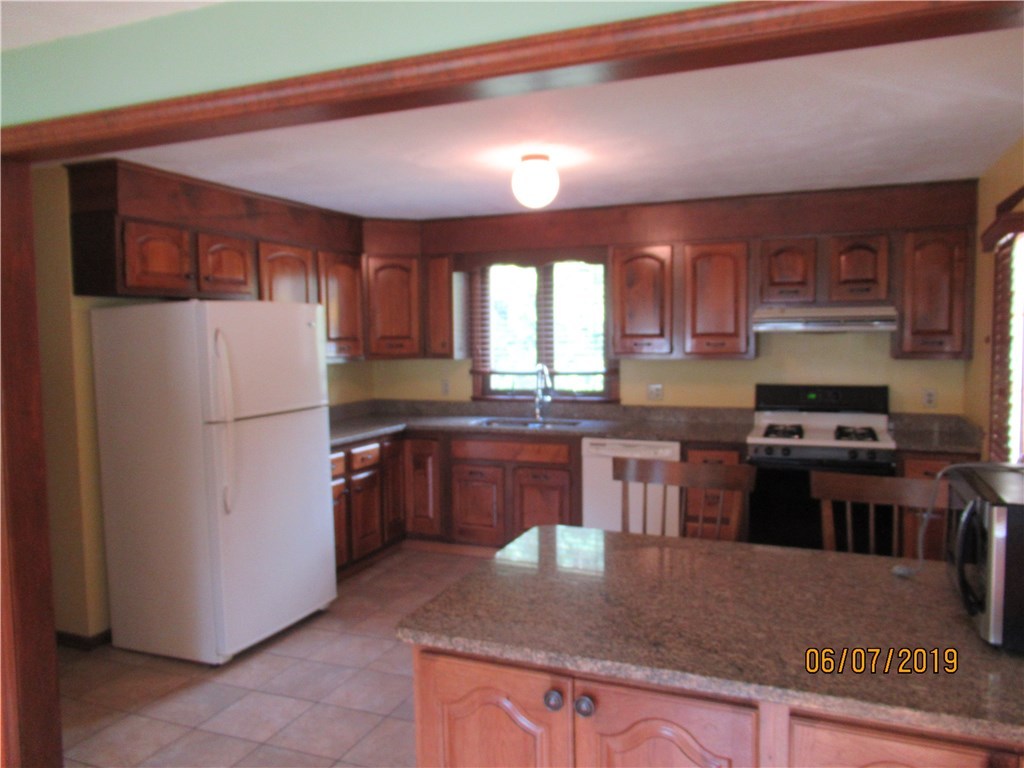 10 Ursula Road Smithfield, RI 02917 - Photo 4 of 21 Gallery Image 4