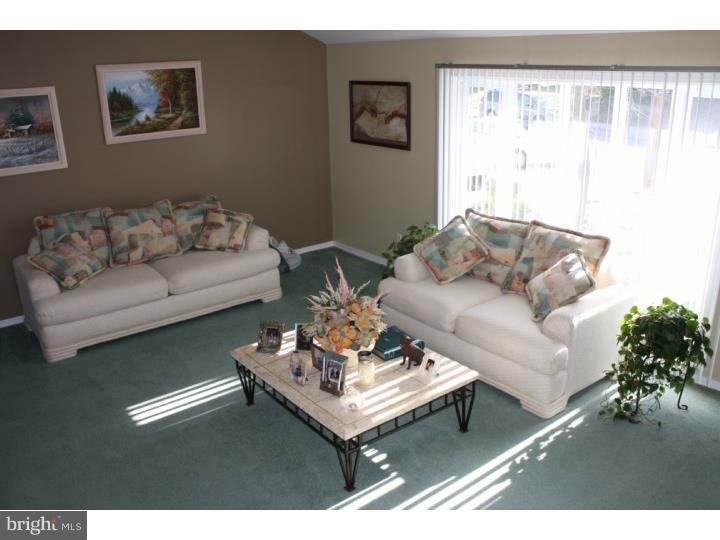 8825 Rising Sun Avenue Philadelphia, PA 19115 - Photo 2 of 15 Living Room
