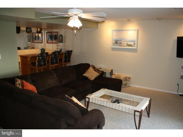 8825 Rising Sun Avenue Philadelphia, PA 19115 - Photo 7 of 15 Family Room