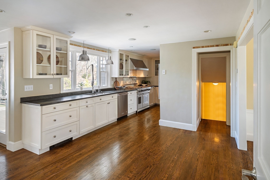 233 Rutledge Road Belmont, MA 02478 - Photo 5 of 37