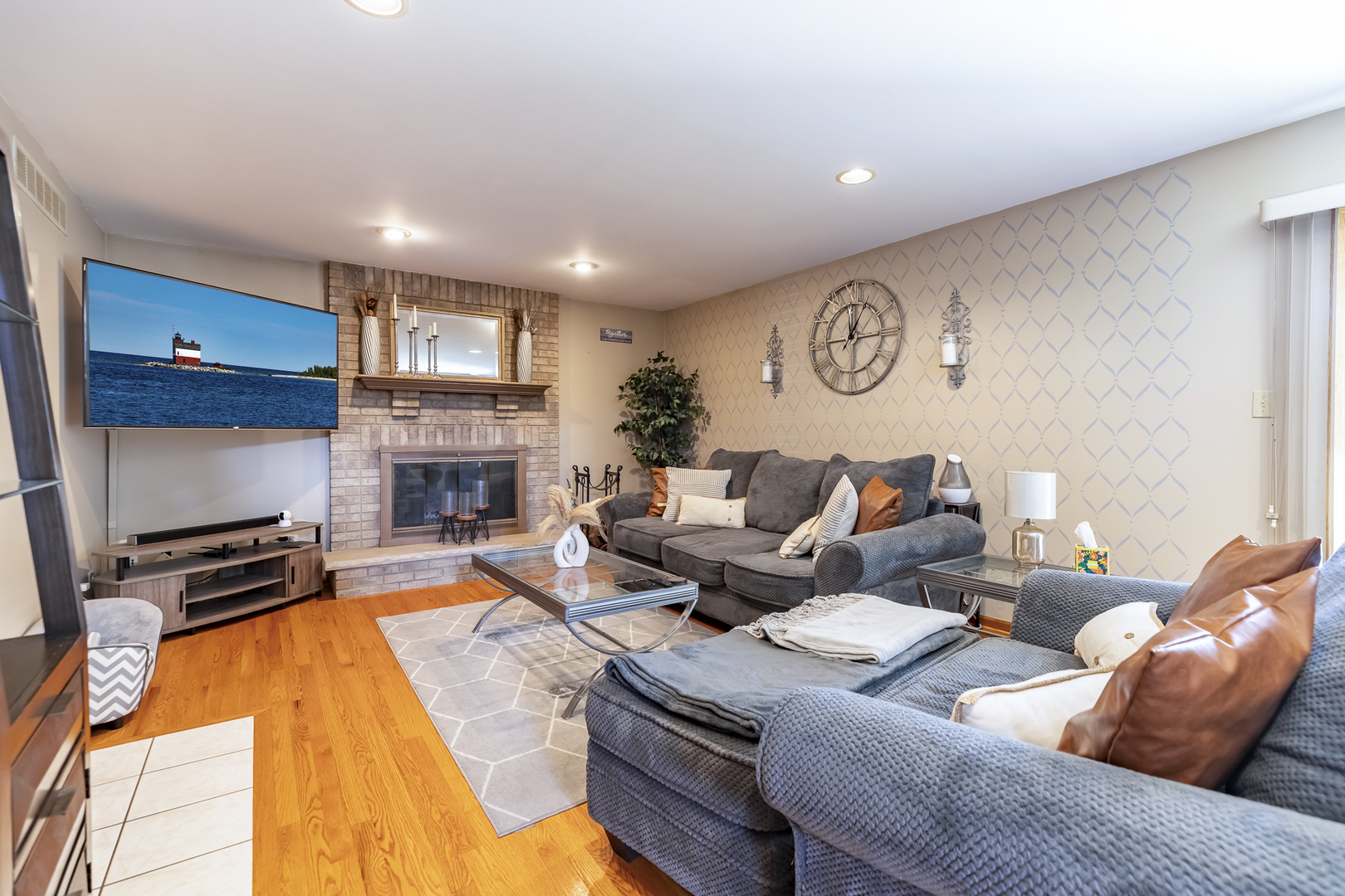 18319 Holland Road Lansing, IL 60438 - Photo 17 of 32