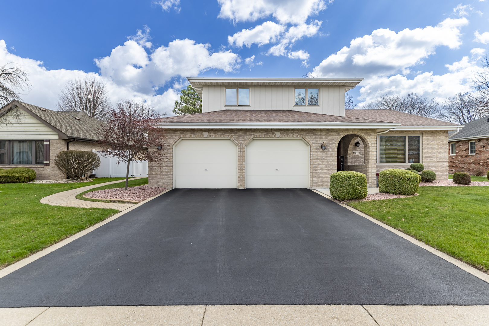 18319 Holland Road Lansing, IL 60438 - Photo 4 of 32