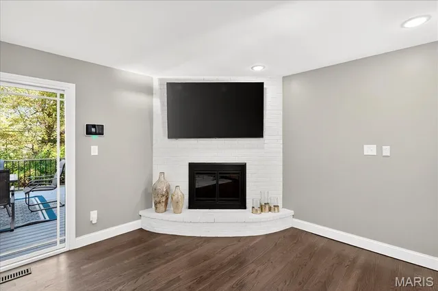 $950,000 | 8021 Bennett Avenue, Richmond Heights, MO 63117