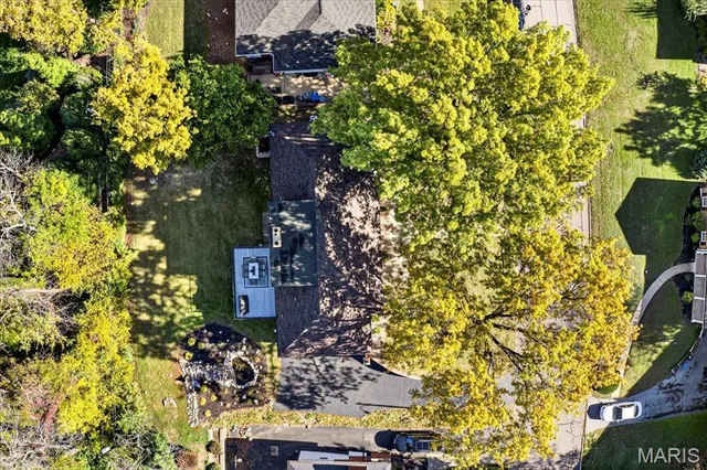 $950,000 | 8021 Bennett Avenue, Richmond Heights, MO 63117