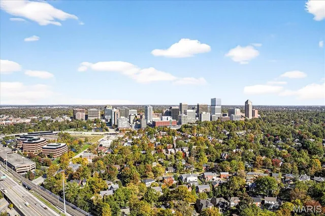 $950,000 | 8021 Bennett Avenue, Richmond Heights, MO 63117