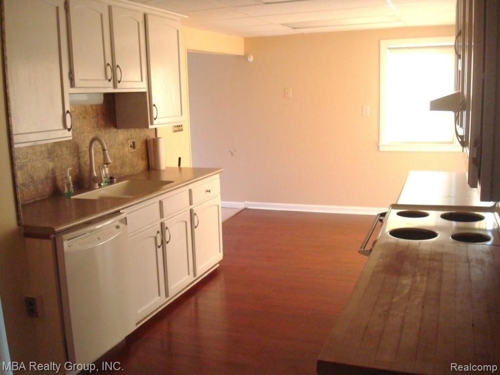 19964 Meridian Road Grosse Ile, MI 48138 - Photo 12 of 20 19964 Meridian 030.jpg