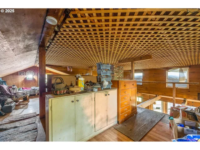 $395,000 | 40440 Big Fall Creek Road, Lowell, OR 97452