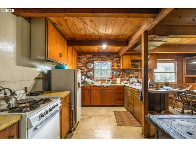 $395,000 | 40440 Big Fall Creek Road, Lowell, OR 97452