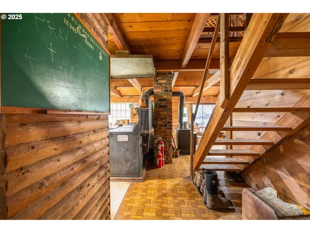 $395,000 | 40440 Big Fall Creek Road, Lowell, OR 97452