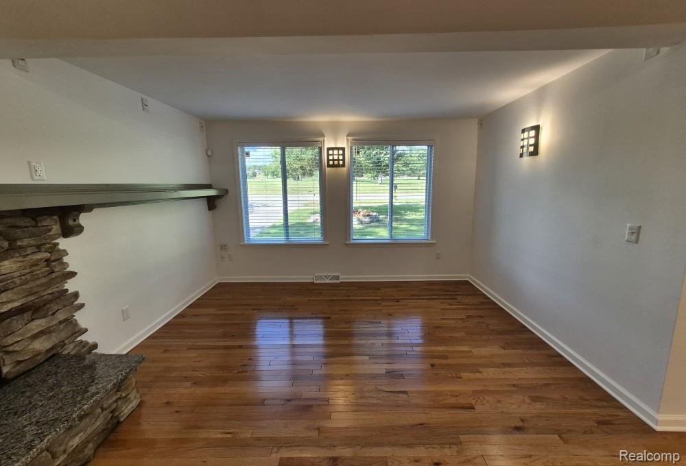7377 Cooley Lake Road West Bloomfield, MI 48324 - Photo 29 of 59