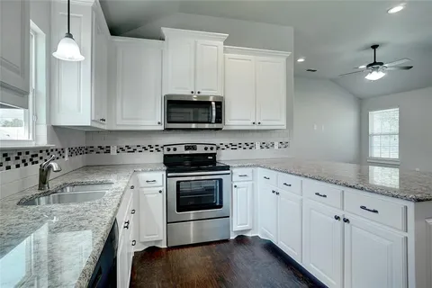 $249,500 | 3324 Willing Avenue, Fort Worth, TX 76110