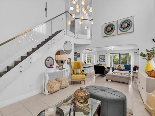 $4,700 | 101 Gables Boulevard, Weston, FL 33326