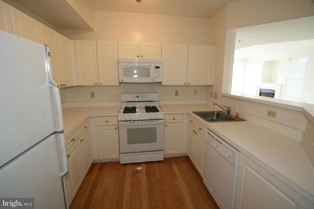 $540,000 | 1641 International Drive, Unit 316, McLean, VA 22102