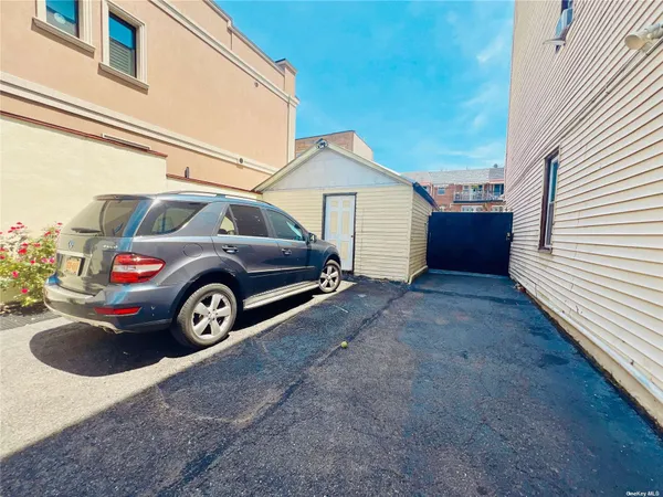 $2,999,999 | 23-58 38th Street | Astoria