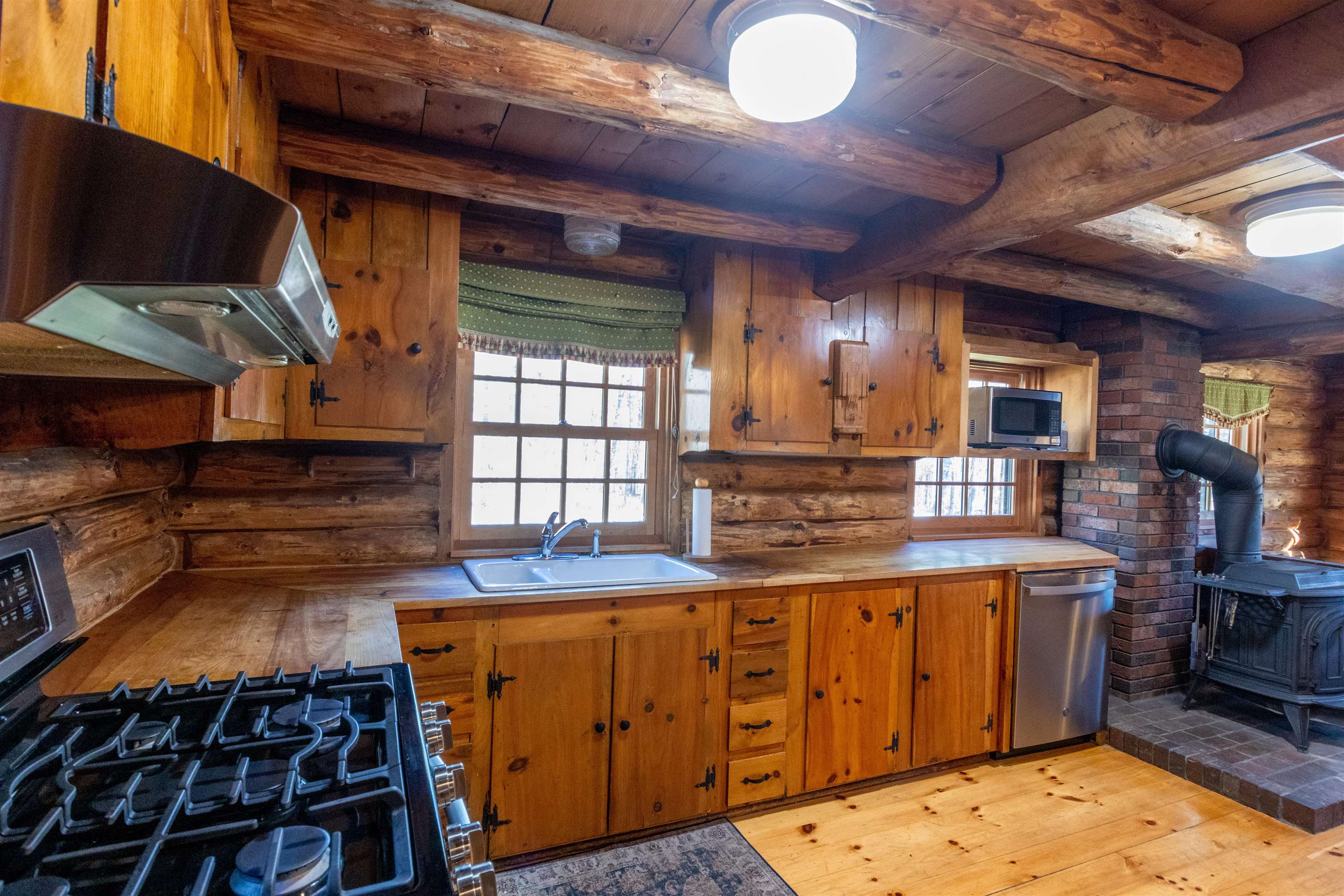 28 Jenkins Road Lee, NH 03861 - Photo 4 of 45
