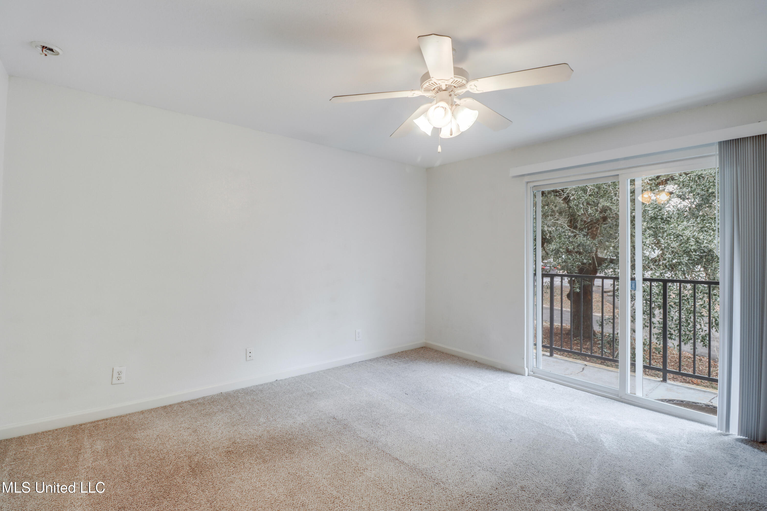 3230 Cumberland Road, Unit 7 Ocean Springs, MS 39564 - Photo 14 of 20 IMG_1751