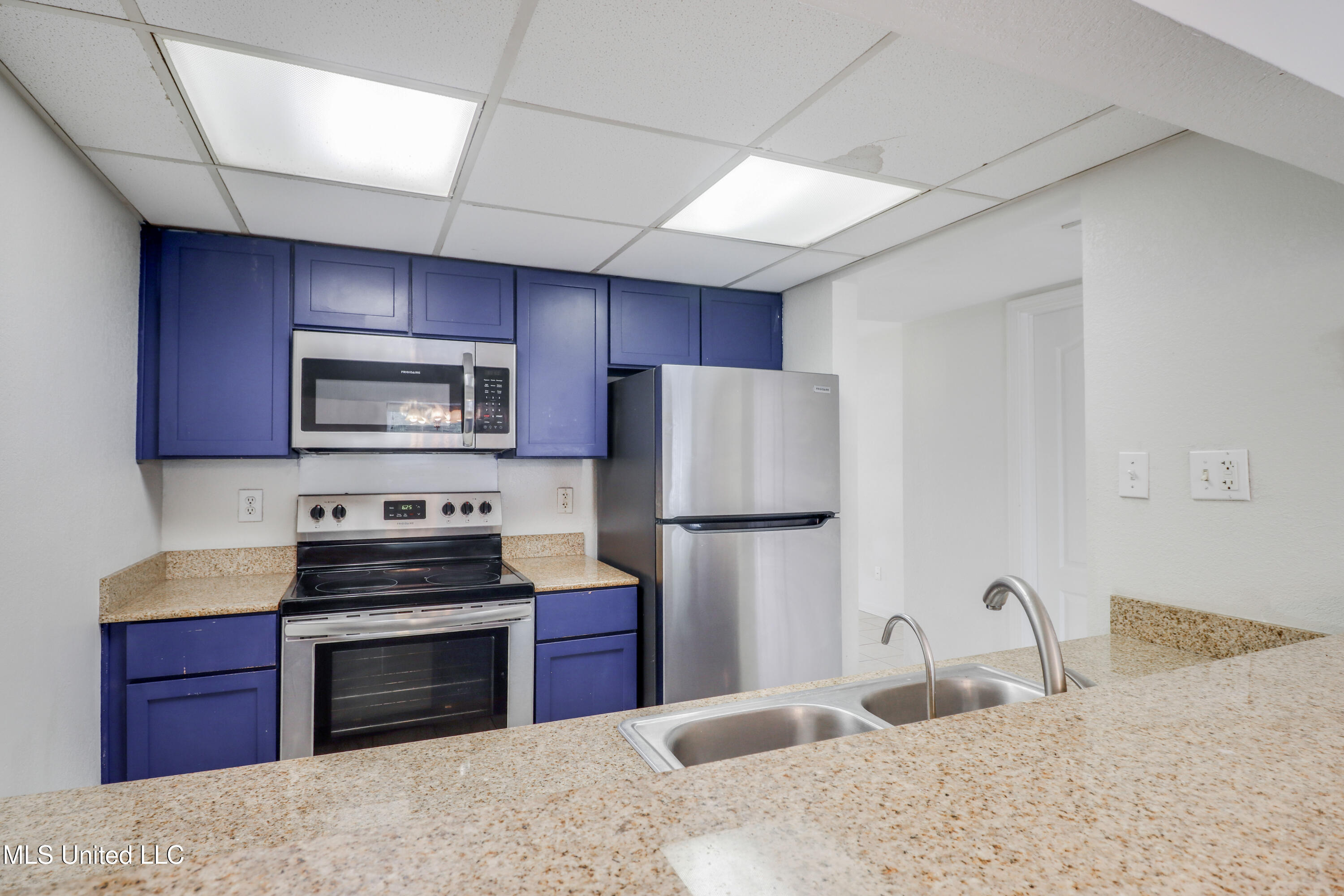 3230 Cumberland Road, Unit 7 Ocean Springs, MS 39564 - Photo 5 of 20 IMG_1729