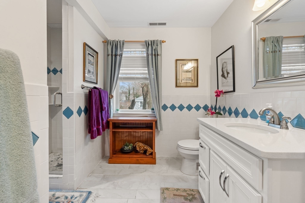 92 Marion Road Scituate, MA 02066 - Photo 9 of 22