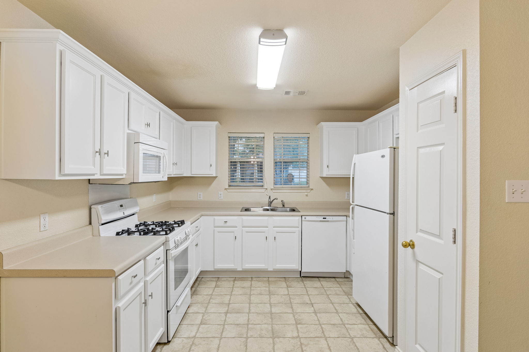 1808 Lost Maples Loop Cedar Park, TX 78613 - Photo 15 of 37
