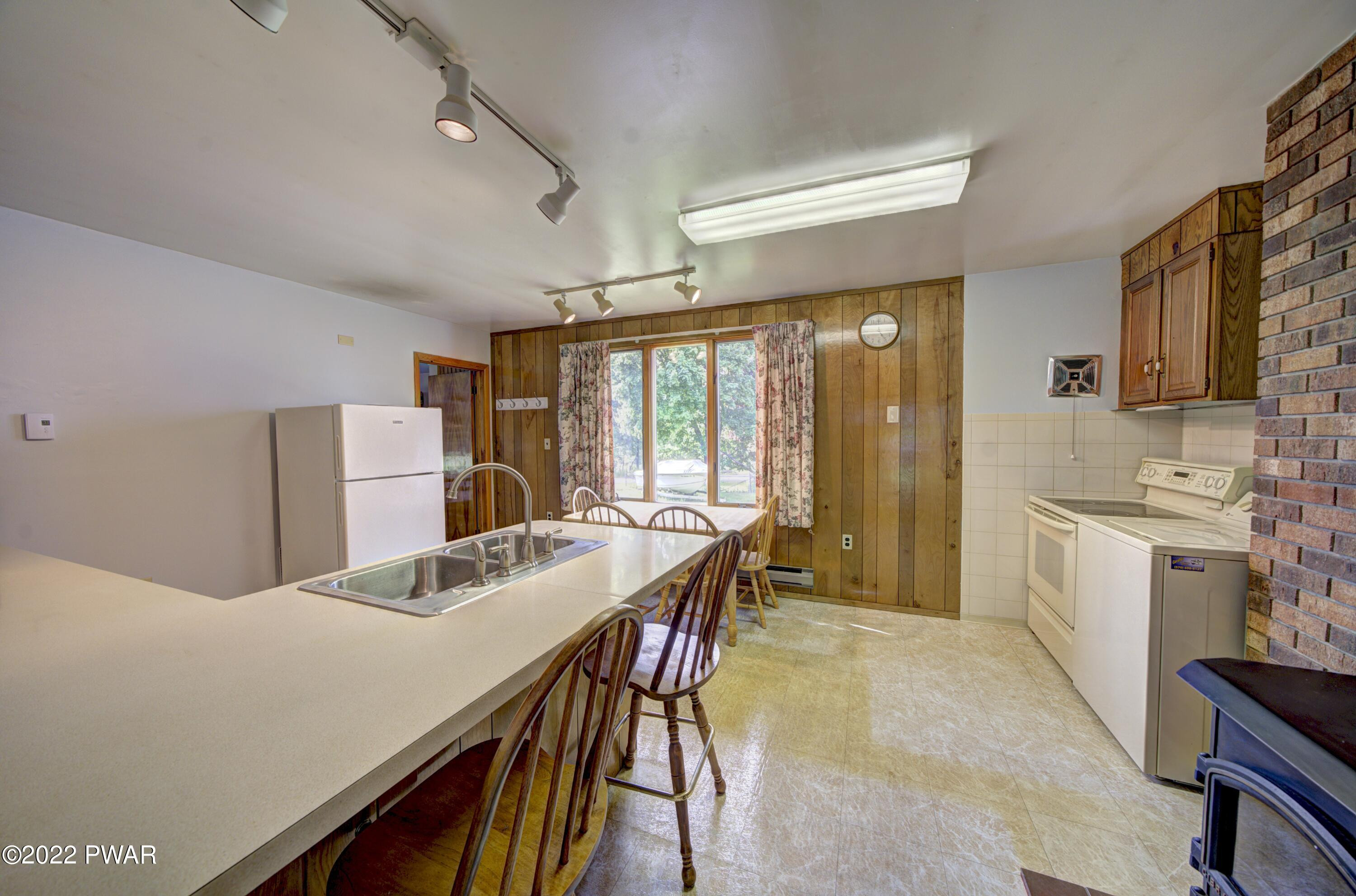 4 Riverside Drive Hawley, PA 18428 - Photo 6 of 24 Kitchen