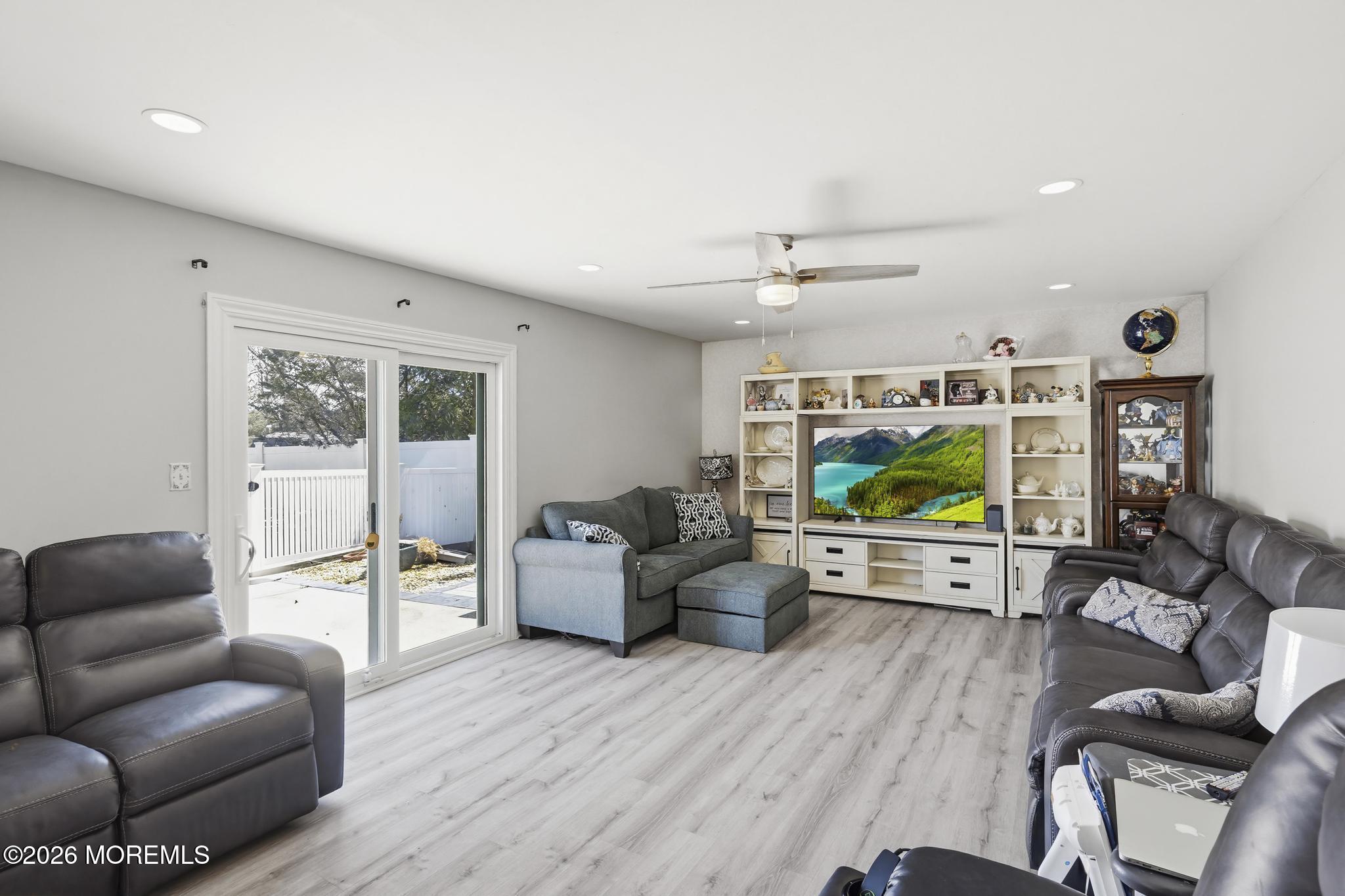 147 Locust Street Tuckerton, NJ 08087 - Photo 8 of 37 147 Locust (10)