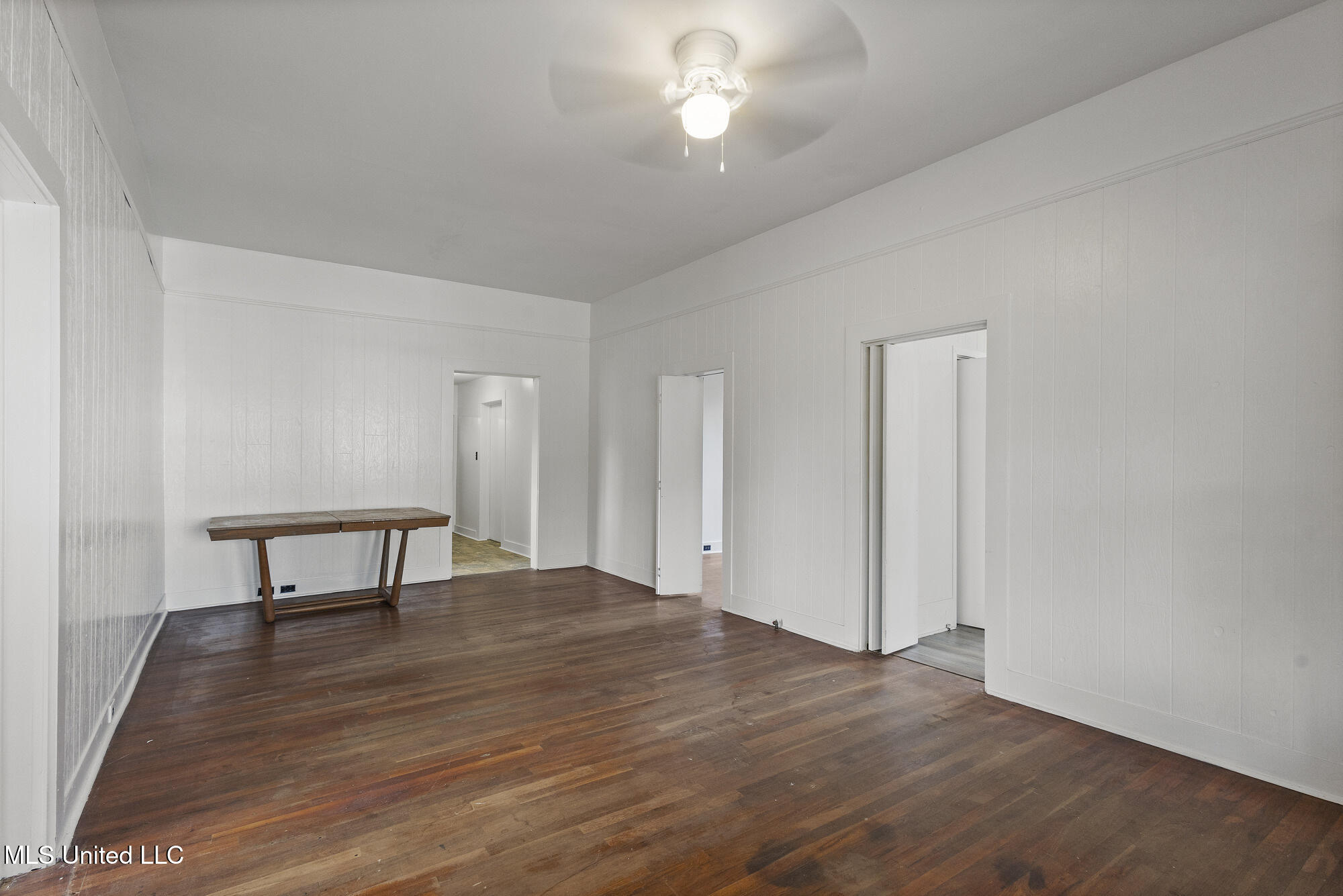 264 Berry Street Gloster, MS 39638 - Photo 2 of 10 Living Room
