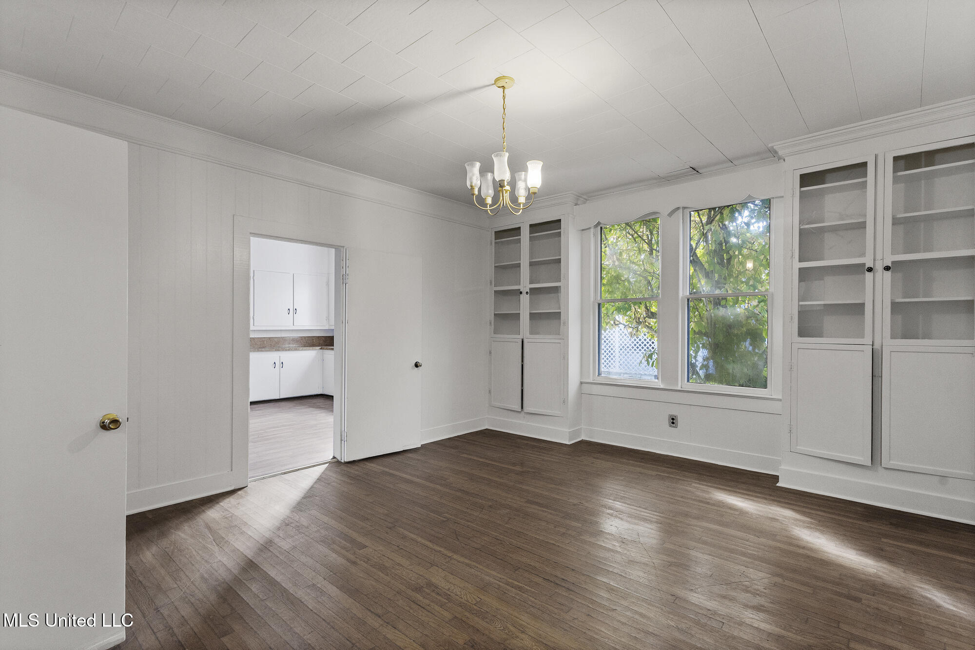 264 Berry Street Gloster, MS 39638 - Photo 6 of 10 Dining Room