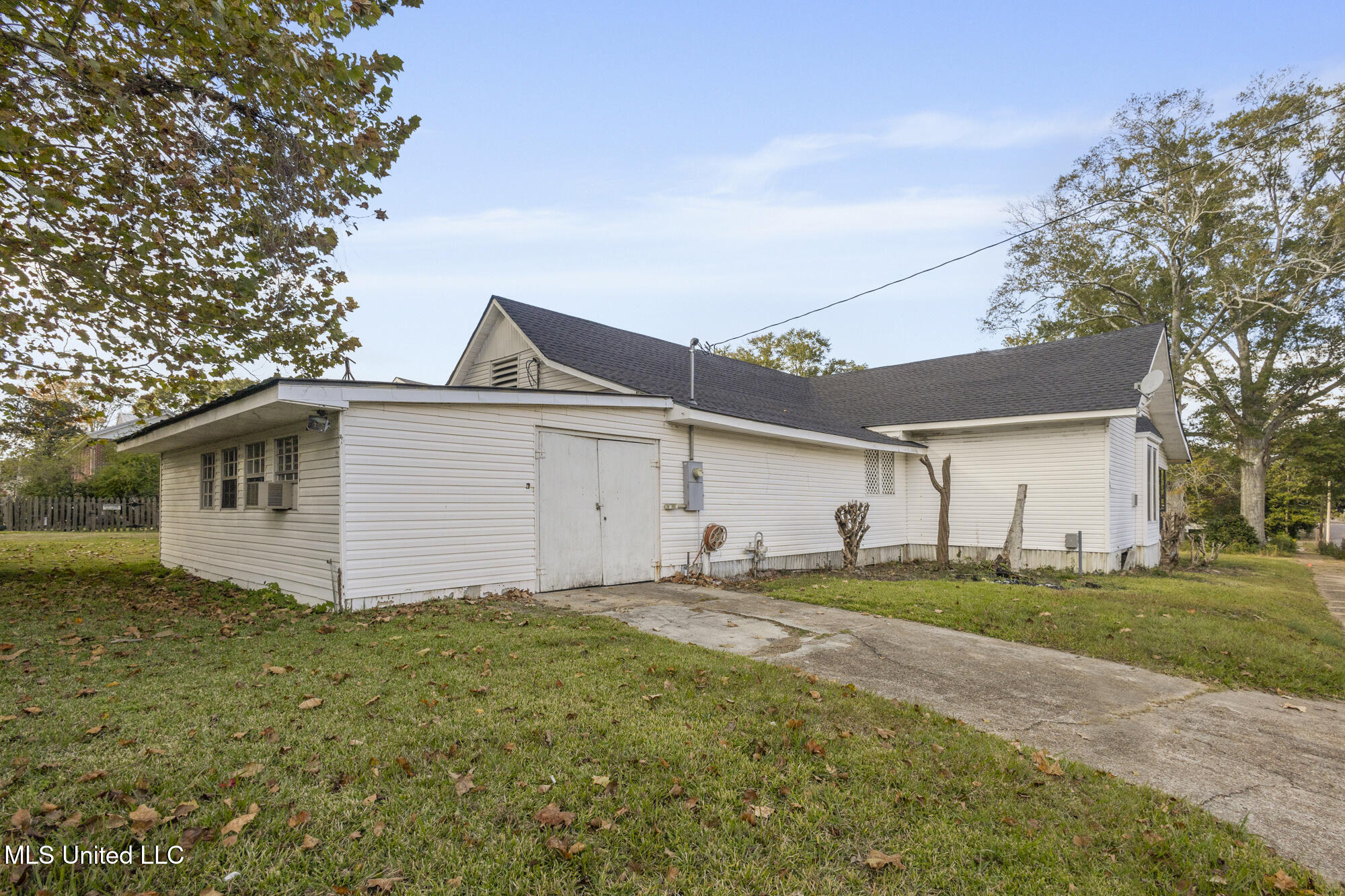 264 Berry Street Gloster, MS 39638 - Photo 9 of 10 Side View