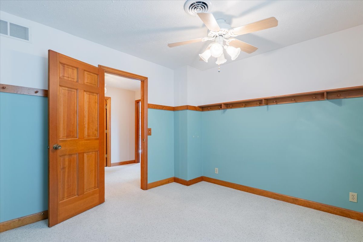 21389 North 2875 East Road Lexington, IL 61753 - Photo 35 of 44 a view of an empty room with a window