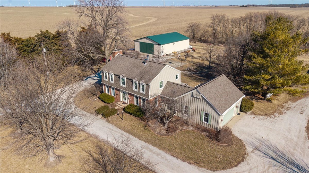 21389 North 2875 East Road Lexington, IL 61753 - Photo 5 of 44 an aerial view of a house with outdoor space