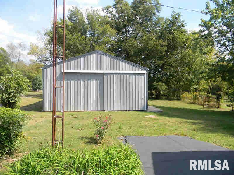 8962 Birch Road Du Quoin, IL 62832 - Photo 3 of 20