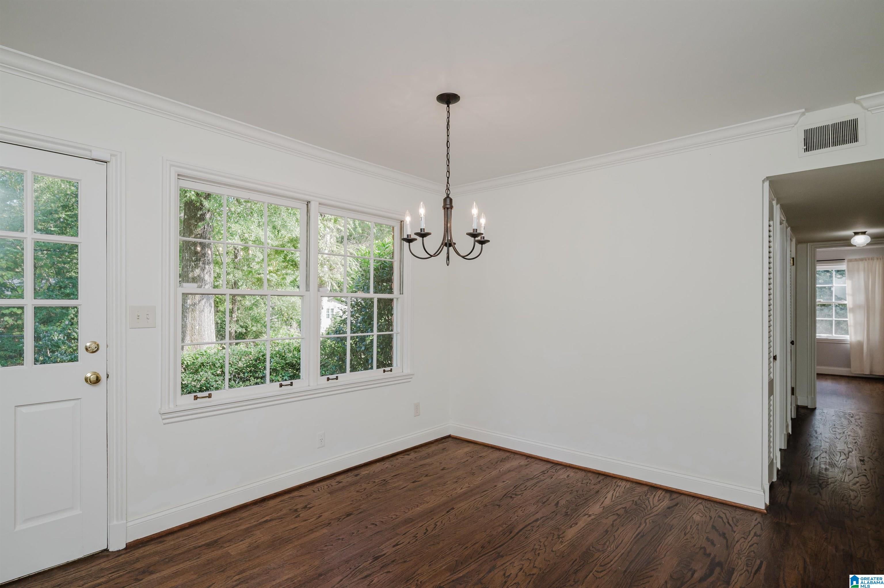 4044 Meadowview Circle Birmingham, AL 35243 - Photo 13 of 48