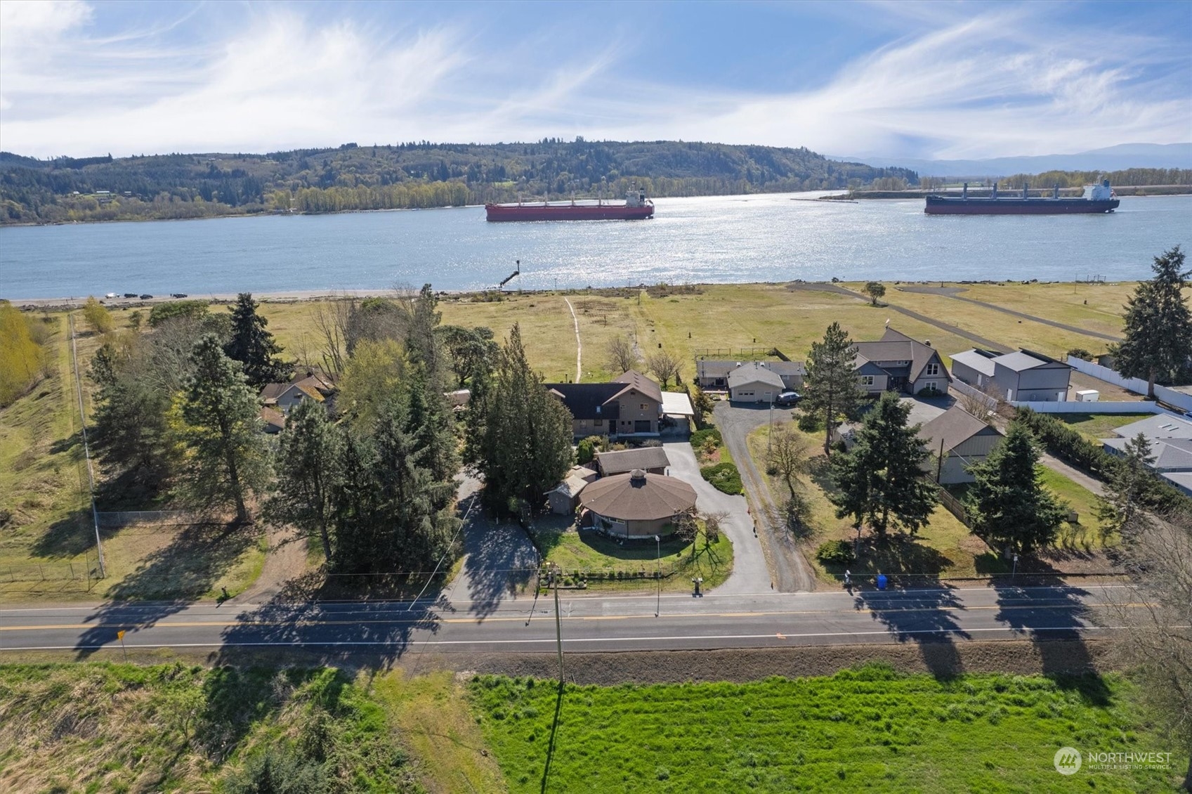 7405 Willow Grove Road Longview, WA 98632 - Photo 11 of 39 a view of a city with an ocean view