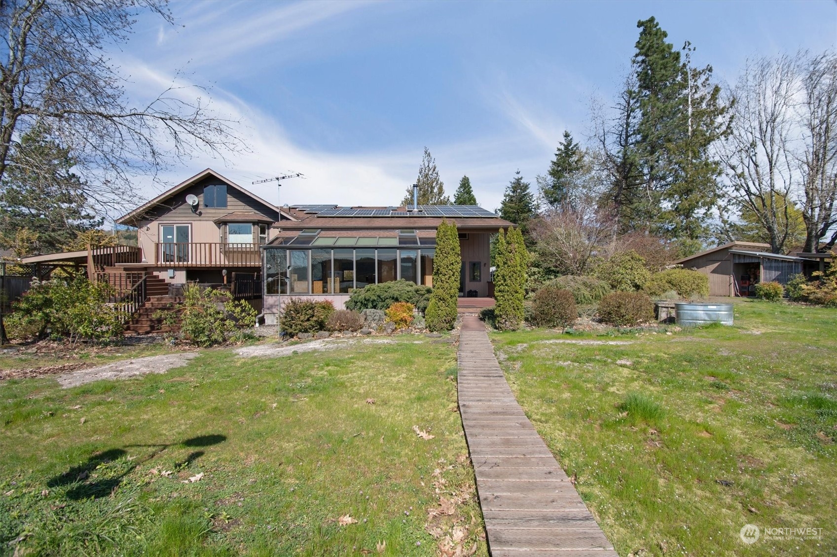 7405 Willow Grove Road Longview, WA 98632 - Photo 4 of 39 a front view of a house with a yard