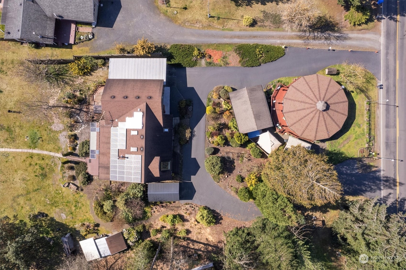 7405 Willow Grove Road Longview, WA 98632 - Photo 8 of 39 an aerial view of residential house with outdoor space and swimming pool