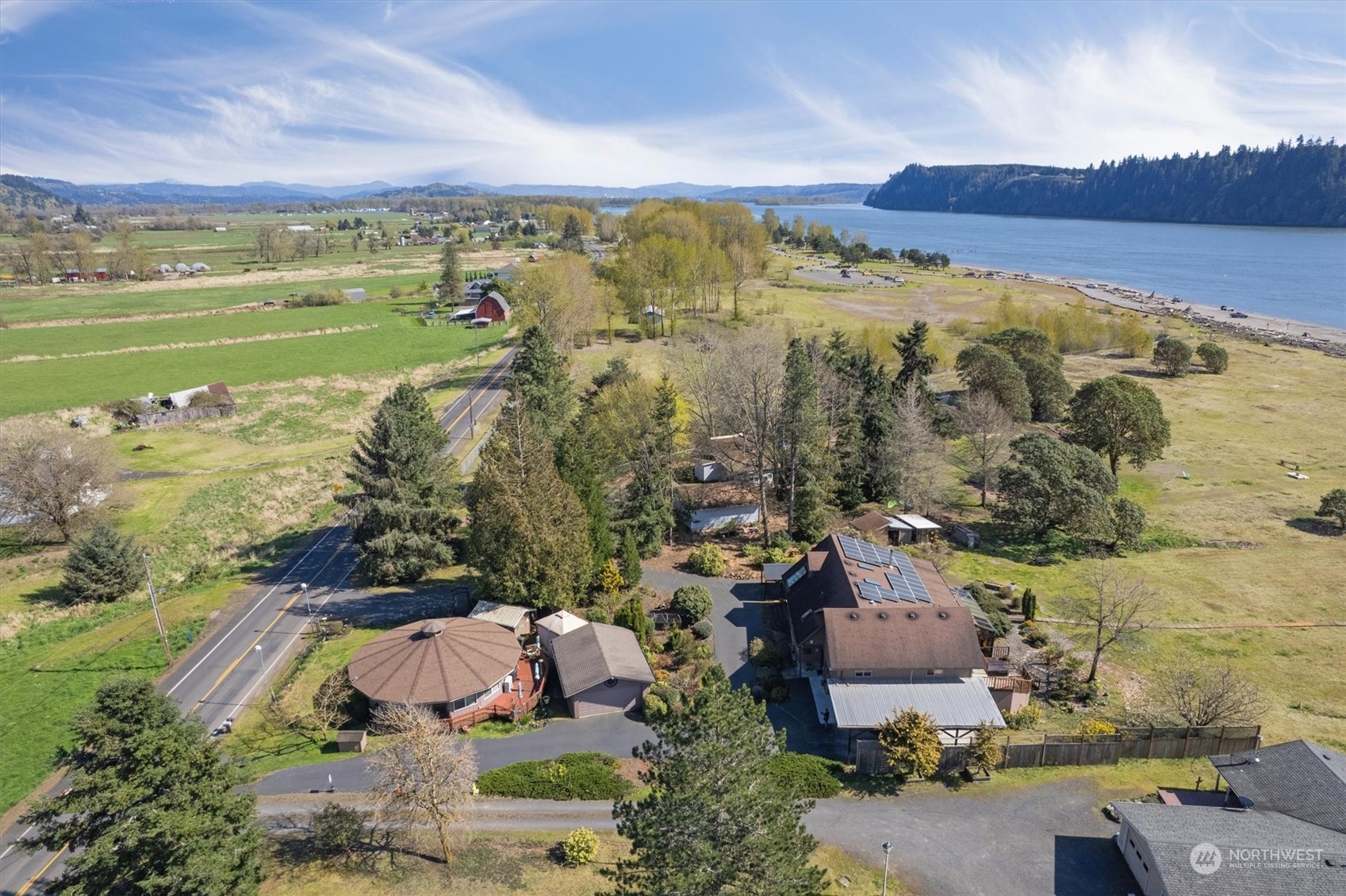 7405 Willow Grove Road Longview, WA 98632 - Photo 10 of 39 a view of lake and mountain