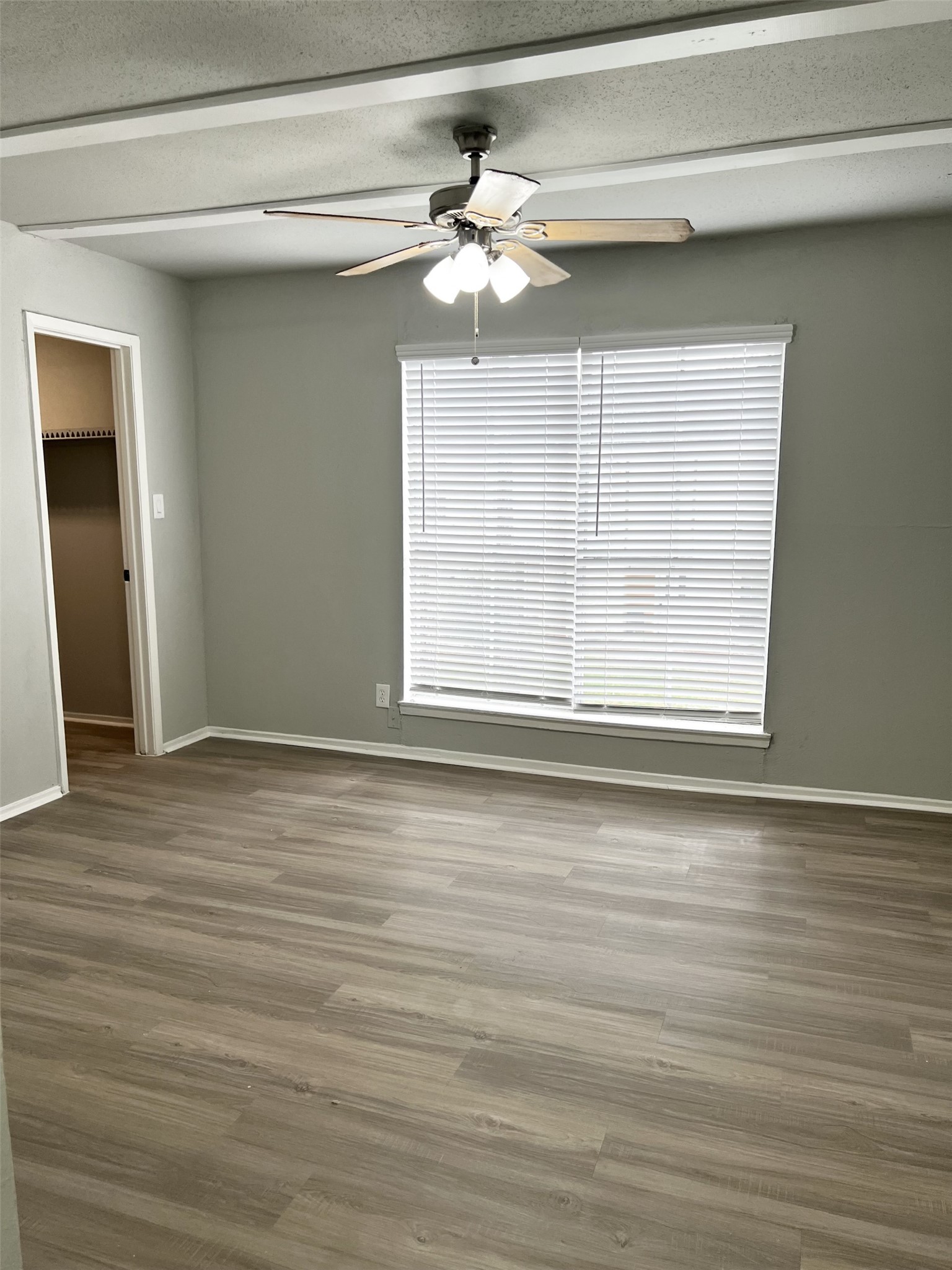 6200 West Tidwell Road, Unit 1901 Houston, TX 77092 - Photo 9 of 14 Bedroom 1