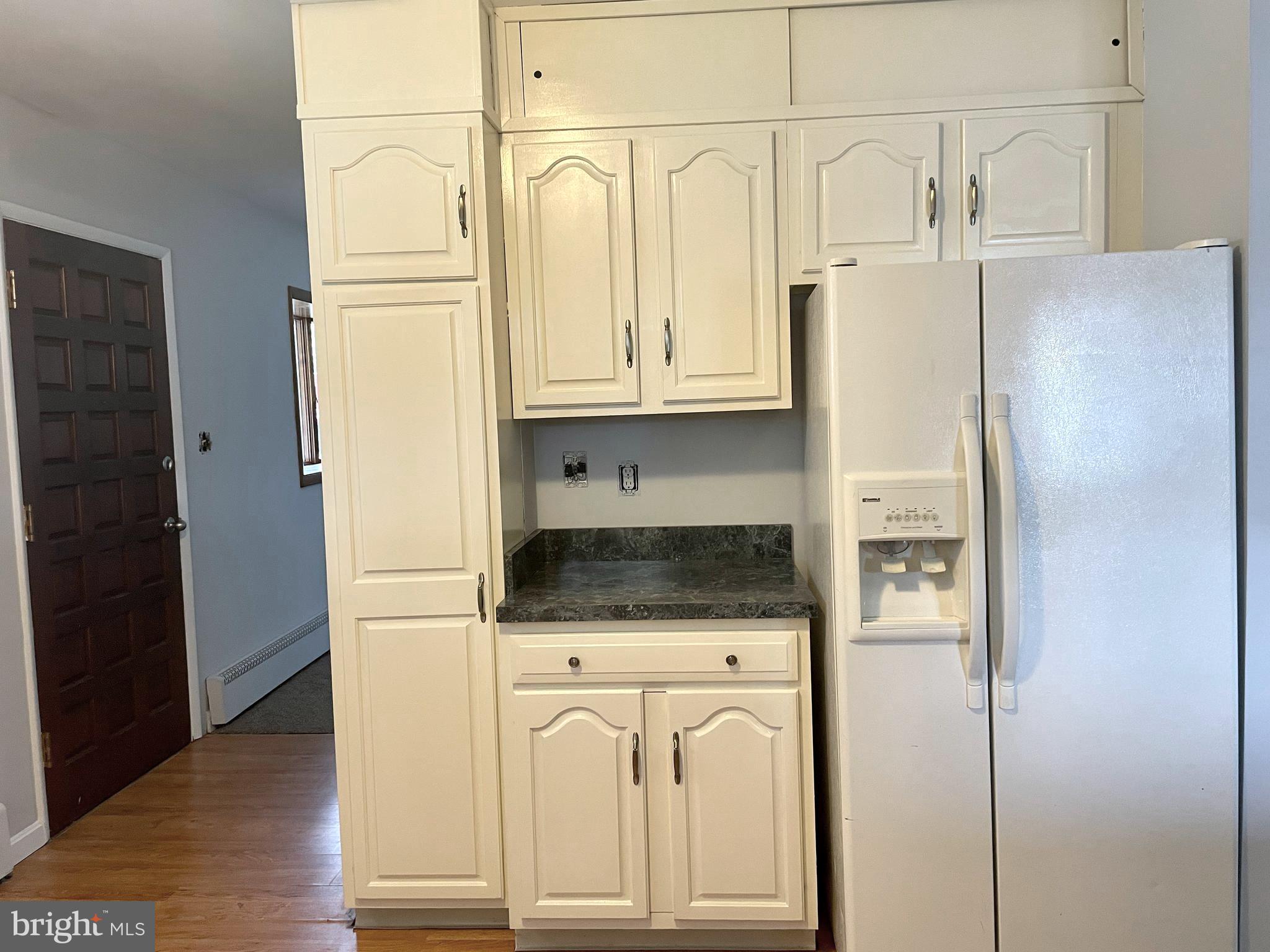5715 Oakland Road Baltimore, MD 21227 - Photo 6 of 18