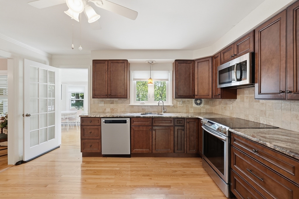 22 Maxdale Road Worcester, MA 01602 - Photo 10 of 34