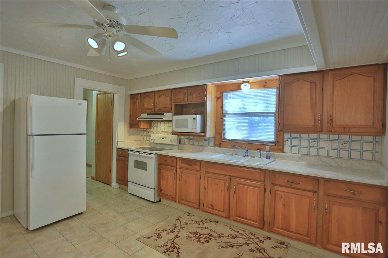 604 Weaver Street Washington, IL 61571 - Photo 6 of 35 Gallery Image 6
