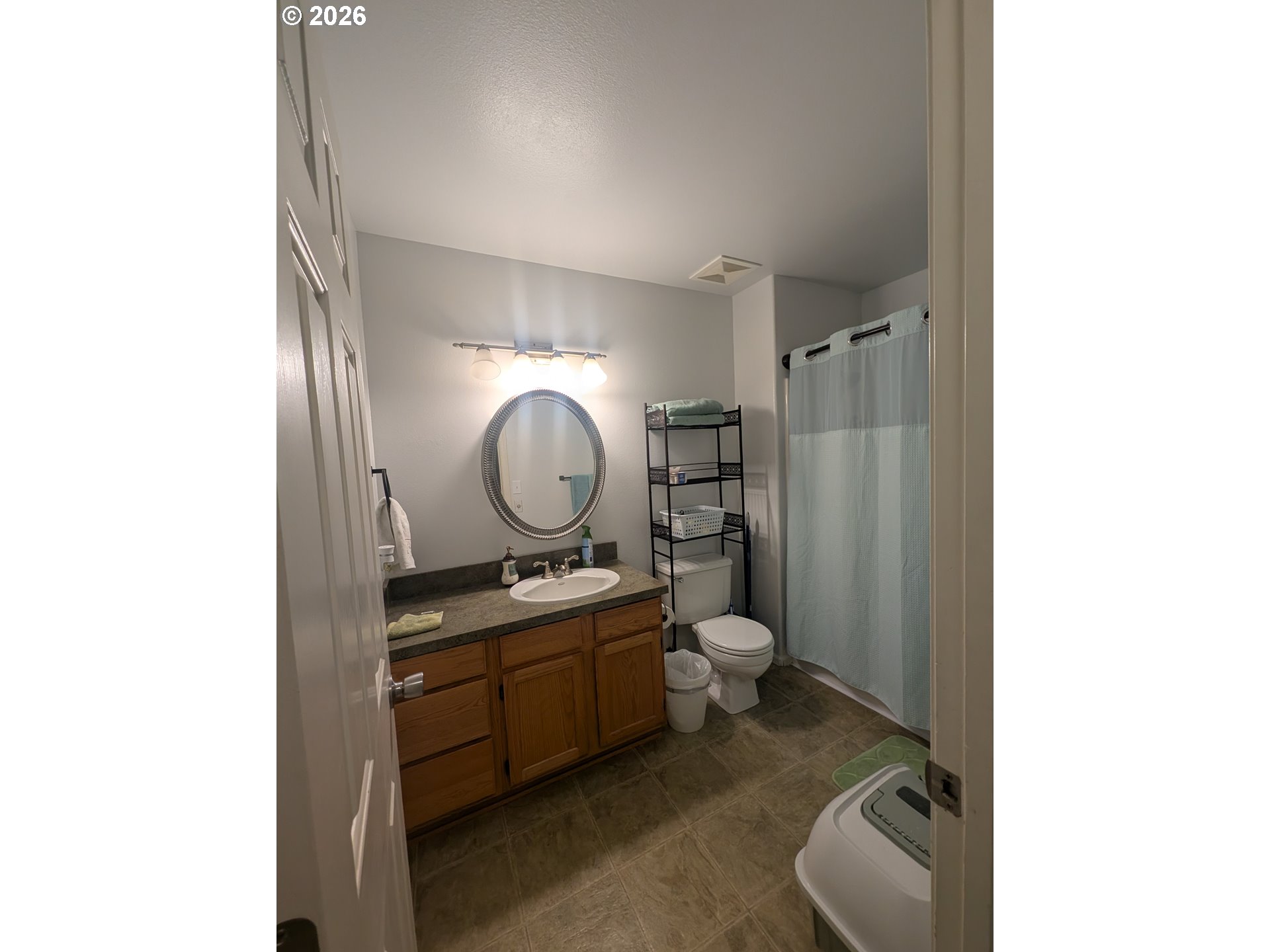 202 Northeast Rifle Range Street, Unit 6 Roseburg, OR 97470 - Photo 13 of 22 Bathroom