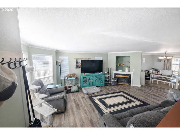 $275,000 | 202 Northeast Rifle Range Street, Unit 6, Roseburg, OR 97470