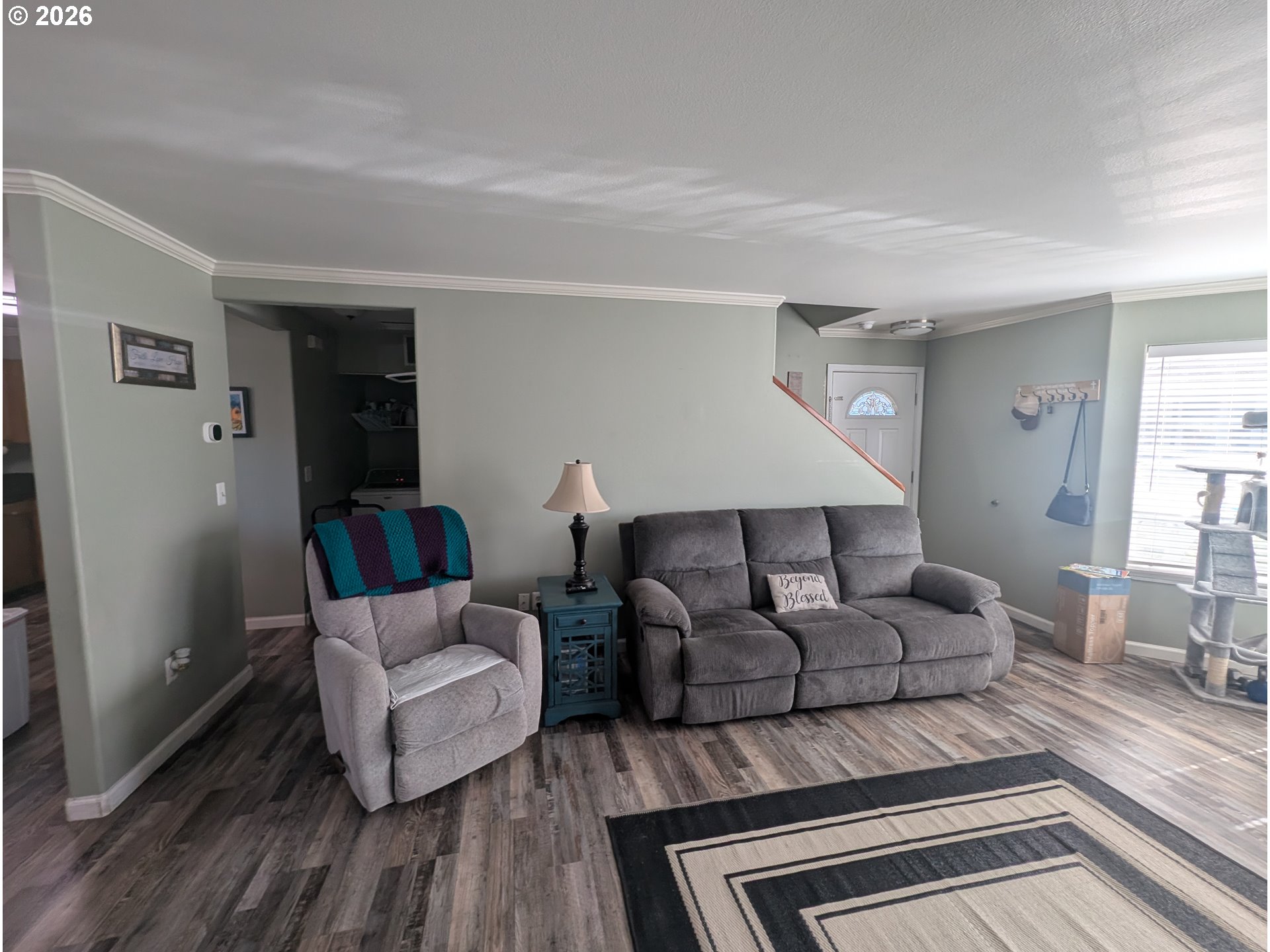 202 Northeast Rifle Range Street, Unit 6 Roseburg, OR 97470 - Photo 4 of 22 Living Room